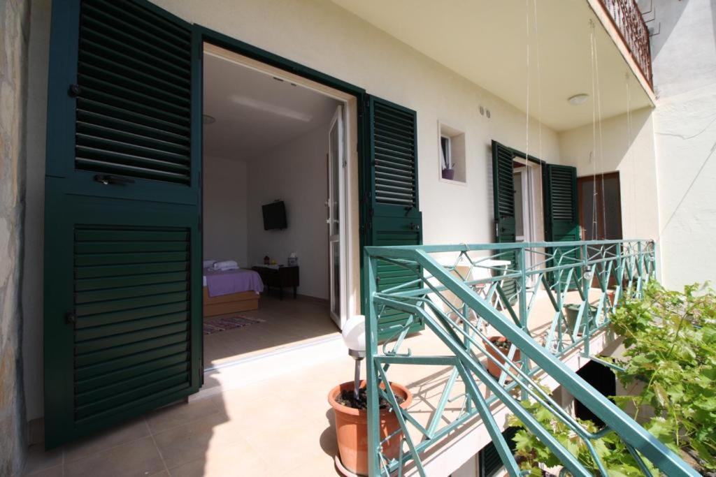 Ferienwohnung Privatna Soba Gita Sumartin Exterior foto